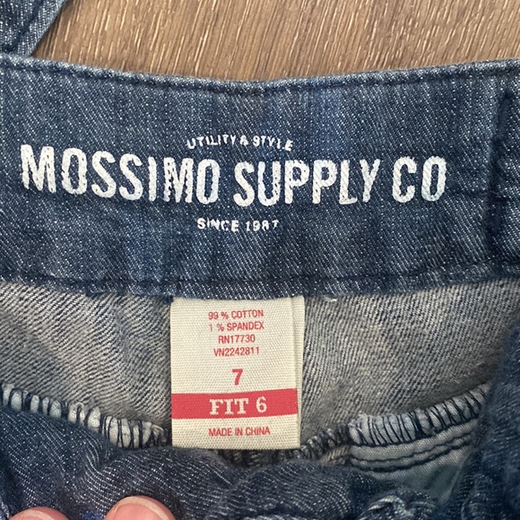 Mossimo Supply Co. Size 7 Jean shorts cuffed bottom - Picture 2 of 3
